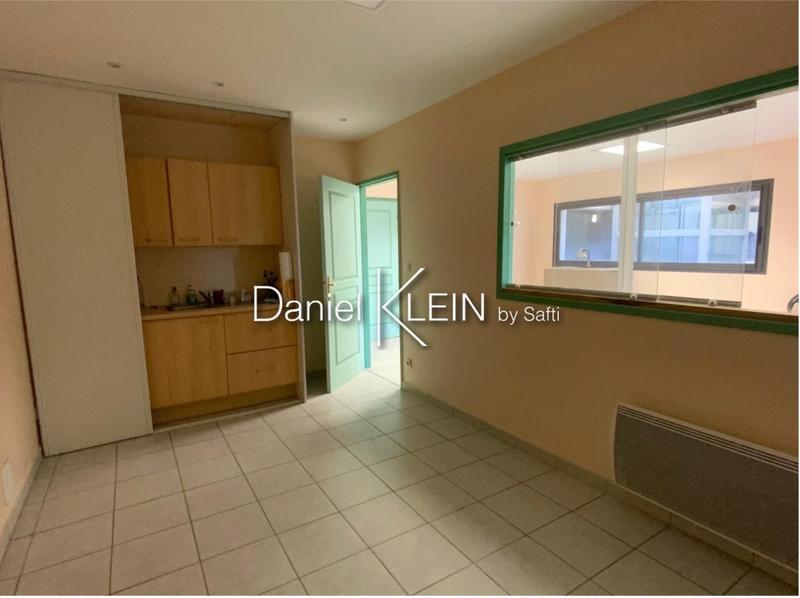 Bureau - 68 m² - 5 pièces