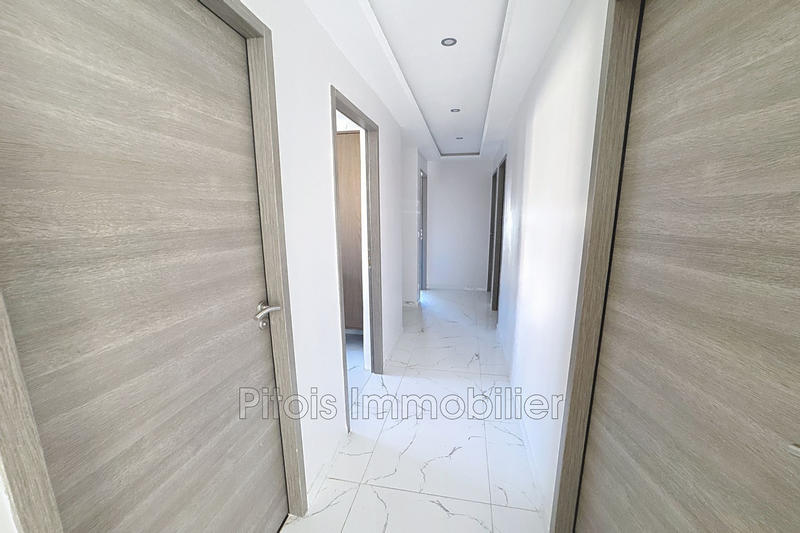 Maison - 207 m² - 10 pièces