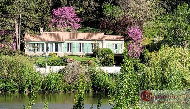 Demeure - 170 m² - 6 pièces