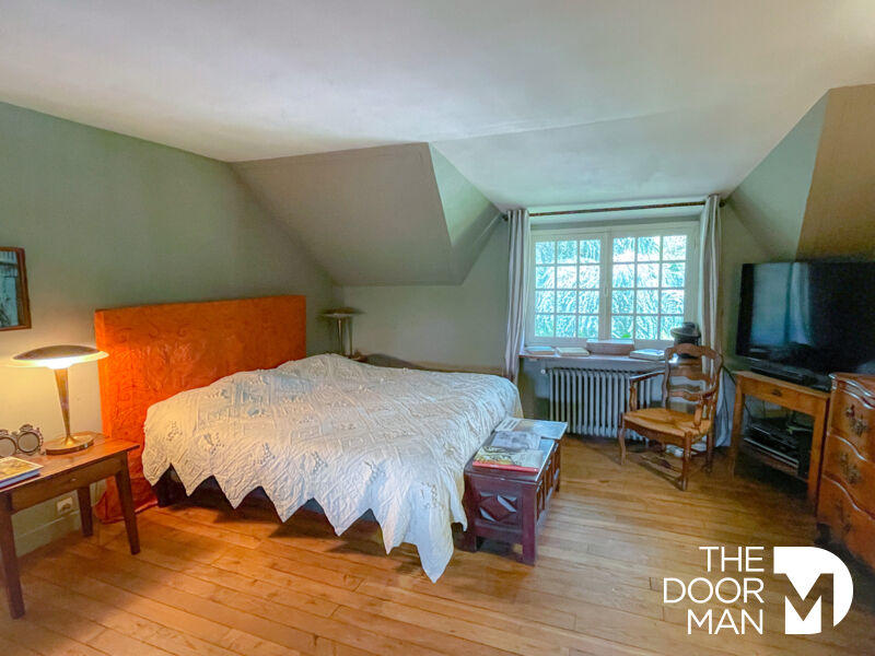 Maison - 350 m² - 15 pièces