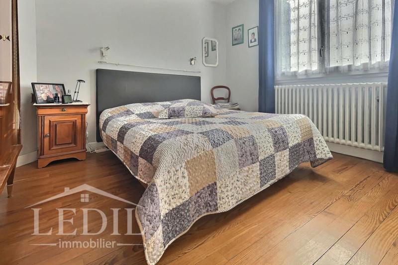 Maison - 224 m² - 7 pièces