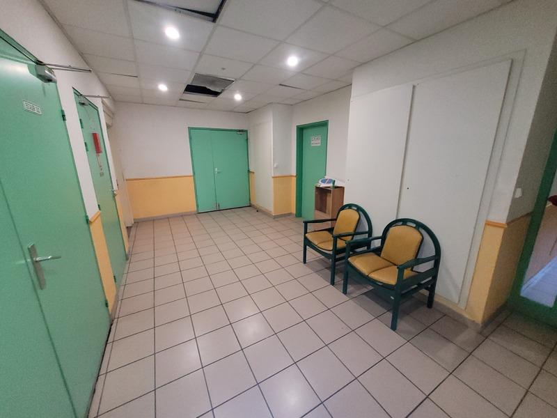 Local d'activité / Entrepôt - 434 m² - 10 pièces