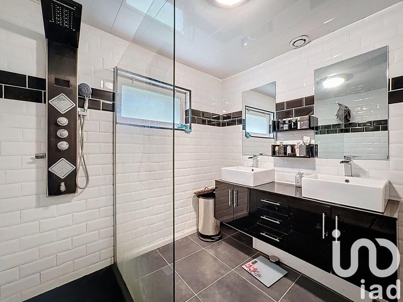 Maison - 150 m² - 5 pièces