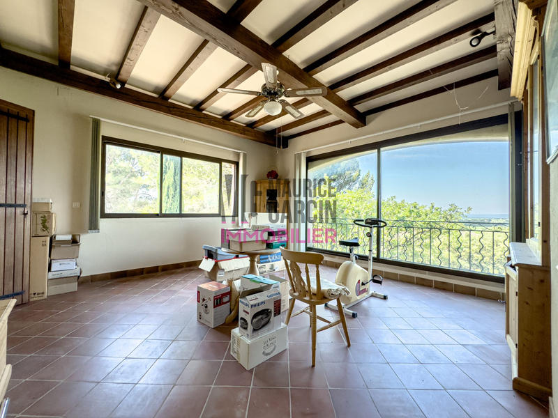 Maison - 256 m² - 10 pièces