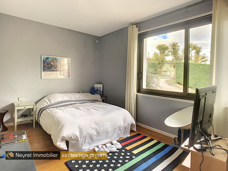 Maison - 370 m² - 10 pièces