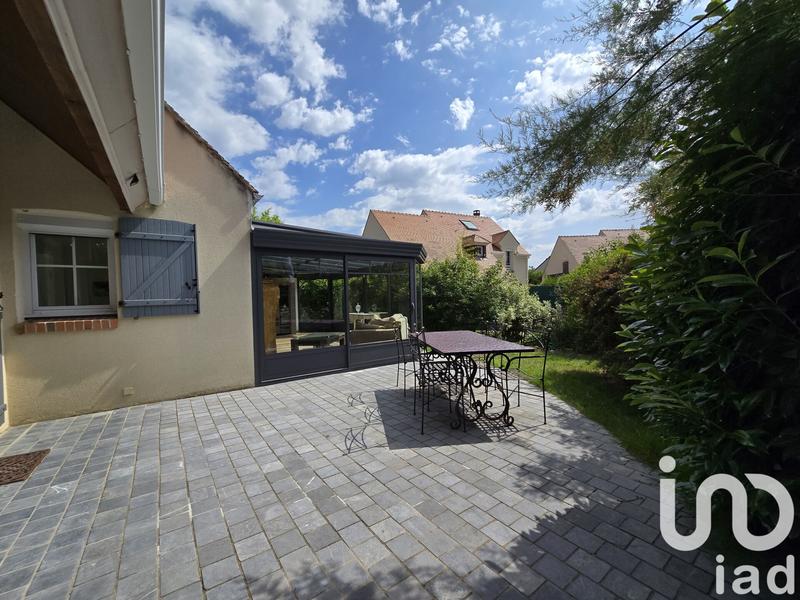 Maison - 219 m² - 8 pièces