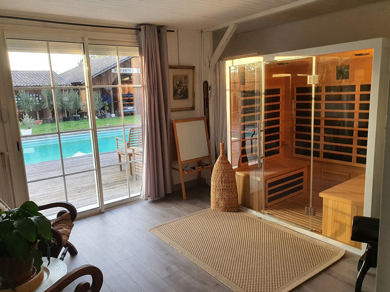 Maison - 220 m² - 8 pièces