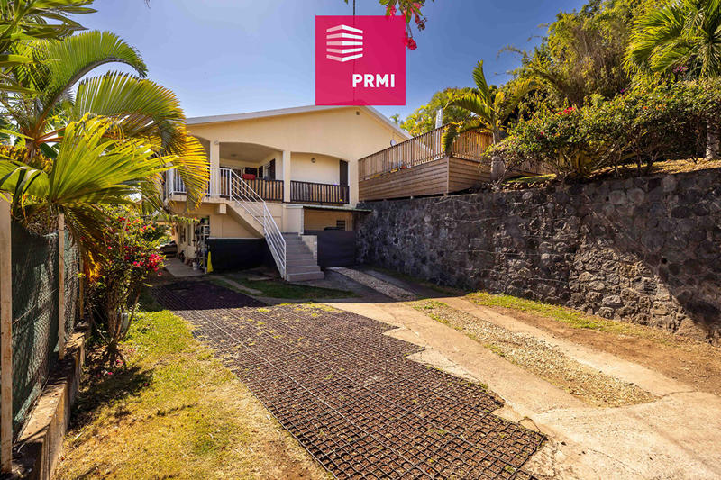 Maison - 213 m² - 8 pièces