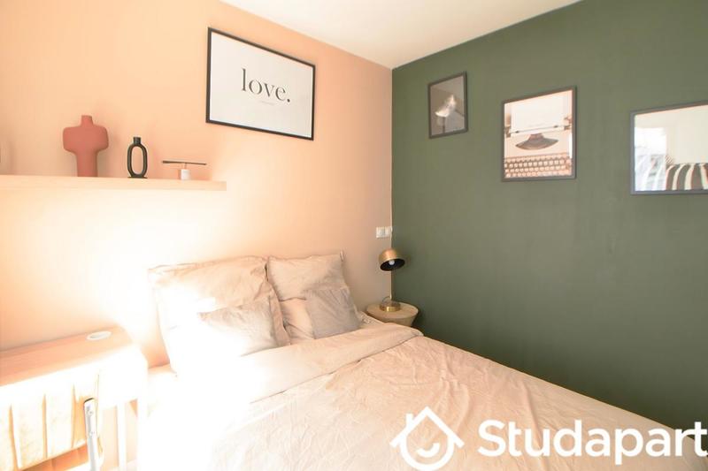 Chambre - 9 m² - 1 pièce