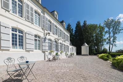 Maison - 350 m² - 8 pièces