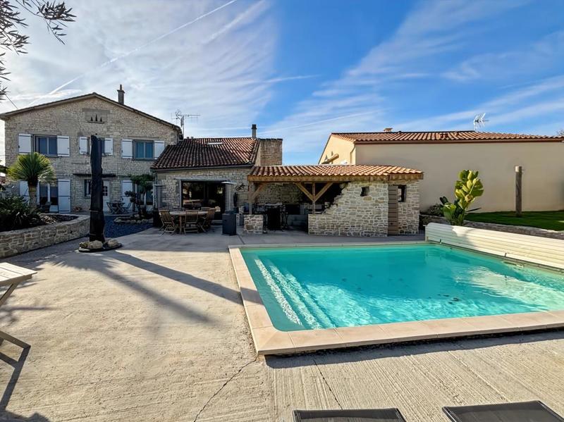 Maison - 140 m² - 6 pièces