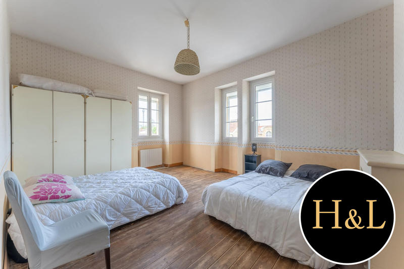 Maison ancienne - 187 m² - 6 pièces