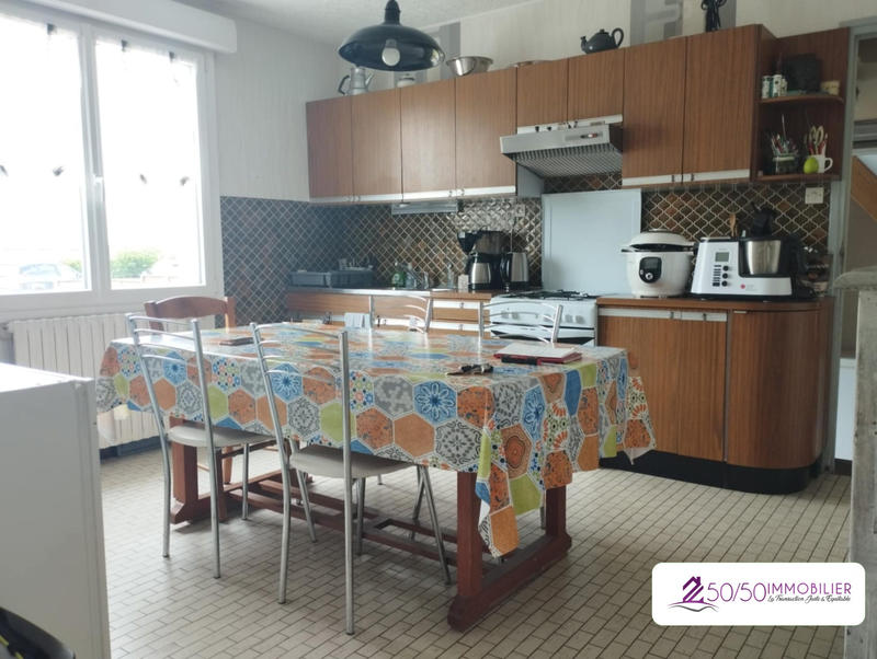 Maison ancienne - 216 m² - 12 pièces