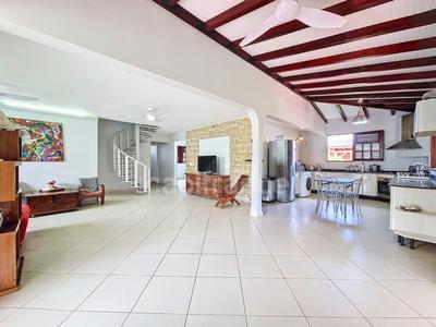 Maison - 152 m² - 6 pièces