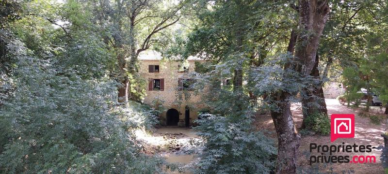 Moulin - 400 m² - 8 pièces