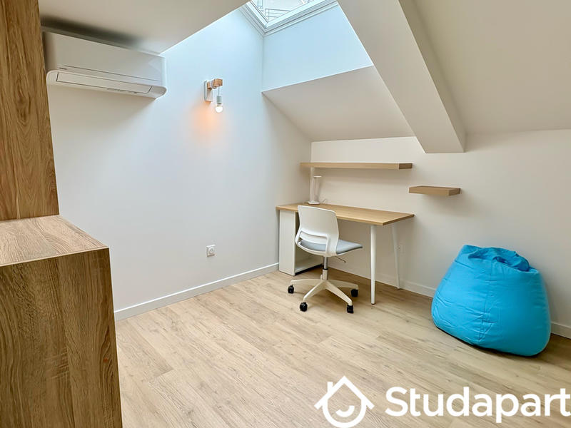 Chambre - 12 m² - 1 pièce