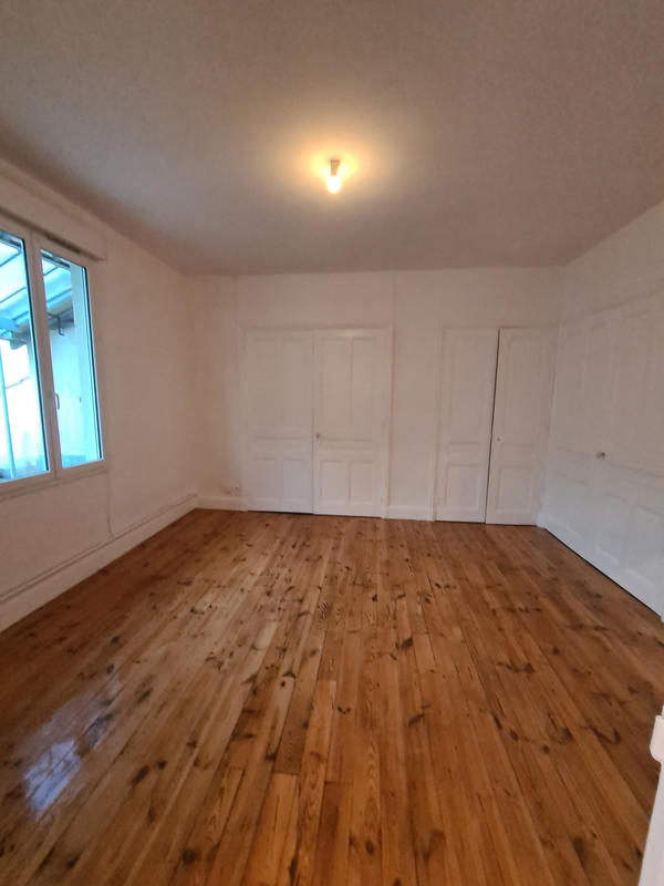 Appartement - 100 m² - 5 pièces