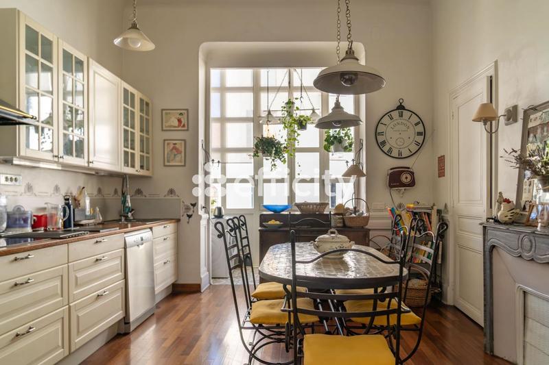 Appartement - 144 m² - 6 pièces