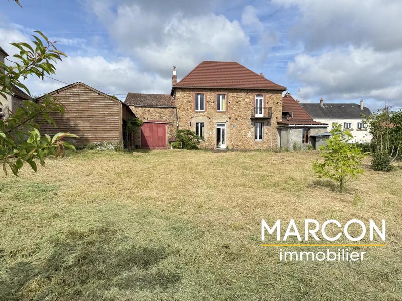 Maison de village - 185 m² - 9 pièces