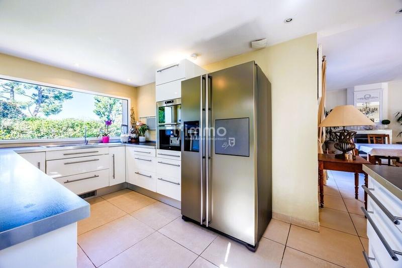 Propriété - 200 m² - 5 pièces