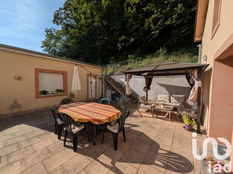 Maison - 238 m² - 10 pièces