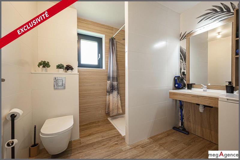 Maison - 161 m² - 9 pièces