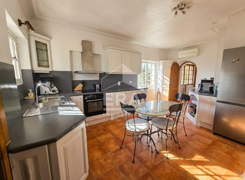 Villa - 169 m² - 5 pièces