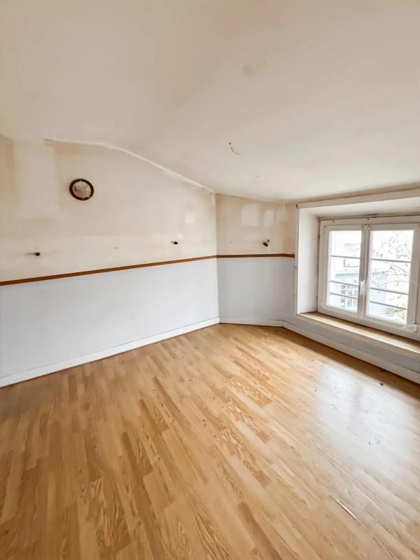 Maison - 189 m² - 8 pièces