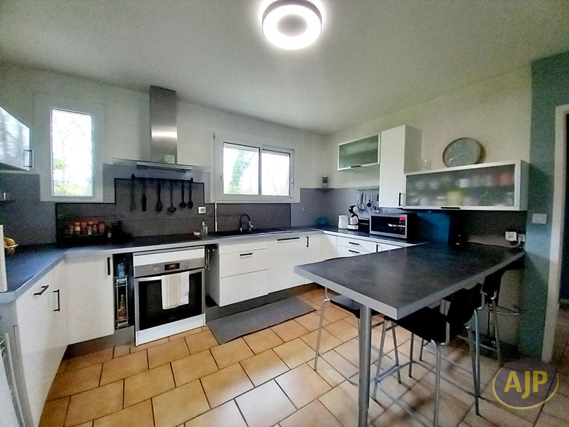 Maison - 175 m² - 8 pièces