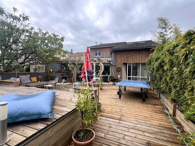 Maison - 183 m² - 7 pièces