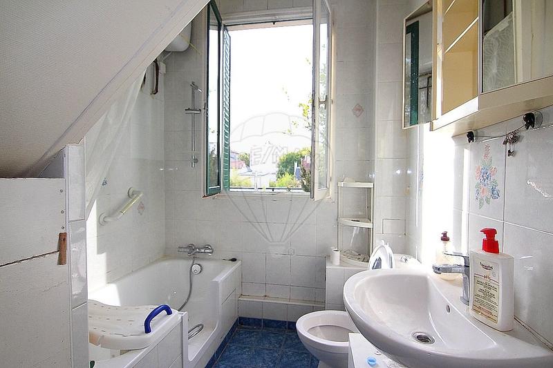 Immeuble - 153 m² - 9 pièces