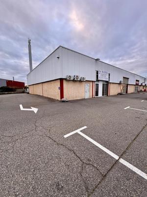 Local commercial - 945 m² - 5 pièces