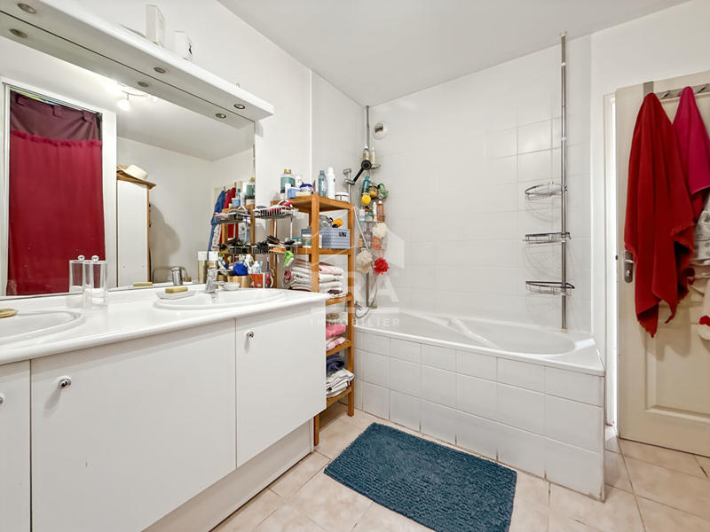 Appartement - 80 m² - 4 pièces