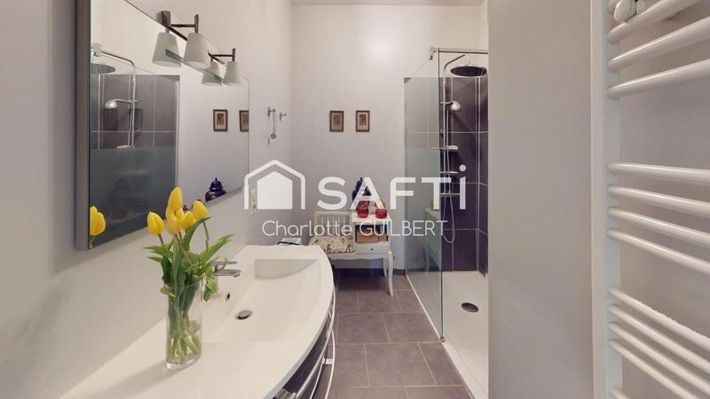 Maison - 254 m² - 5 pièces