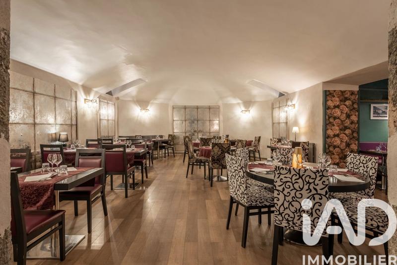 Maison - 980 m² - 35 pièces