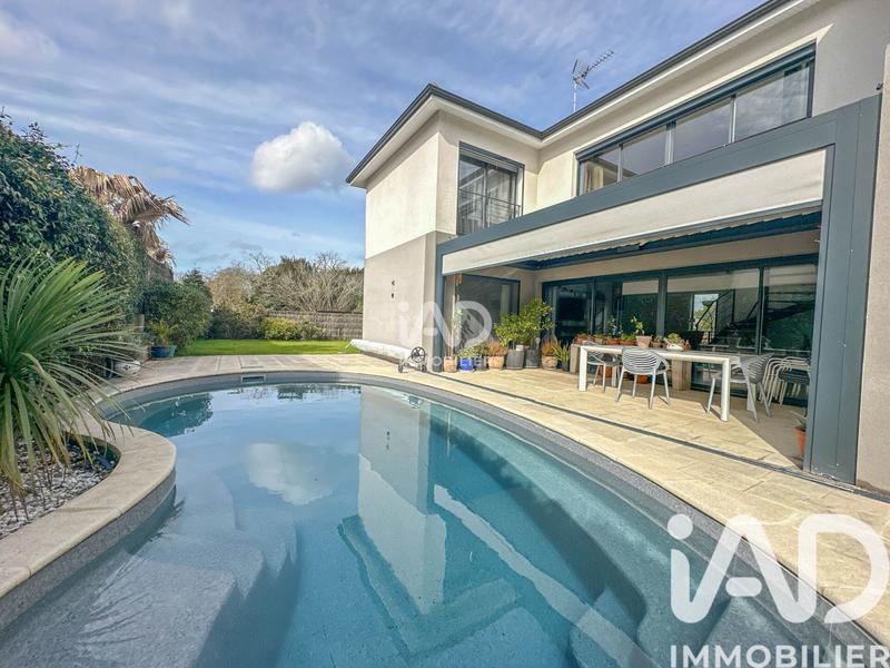 Maison - 166 m² - 6 pièces