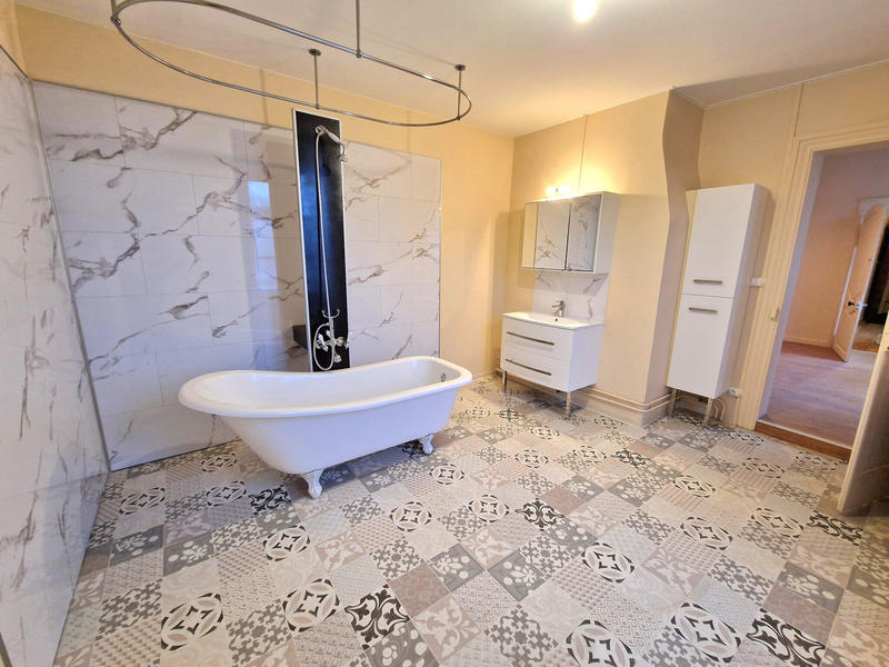 Maison - 197 m² - 7 pièces