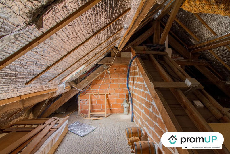 Maison - 240 m² - 8 pièces