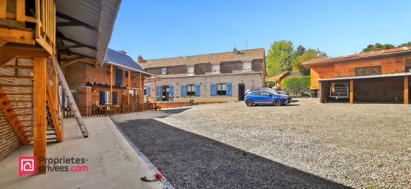 Maison - 227 m² - 9 pièces