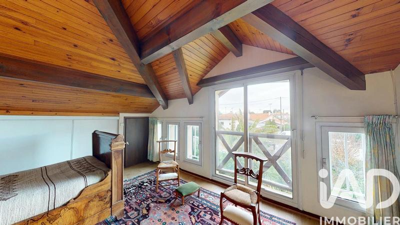 Maison - 205 m² - 7 pièces