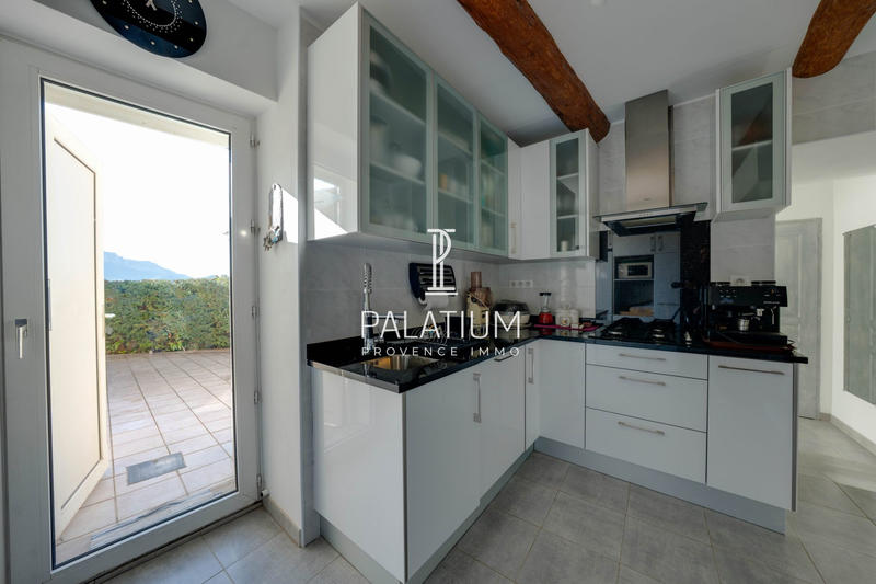 Maison - 284 m² - 12 pièces