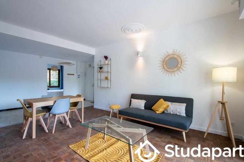 Chambre - 92 m² - 1 pièce