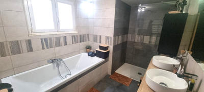 Maison - 122 m² - 5 pièces