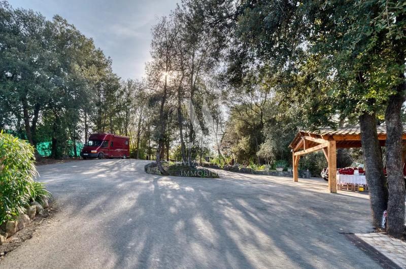 Villa - 350 m² - 5 pièces