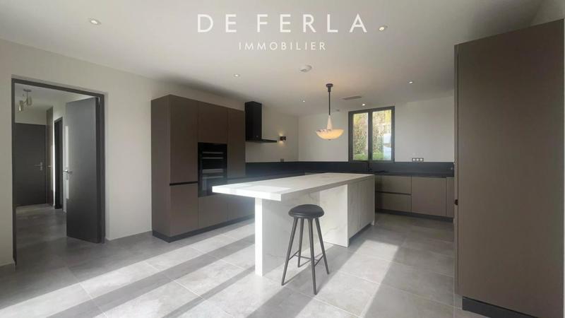 Demeure - 50 m² - 10 pièces