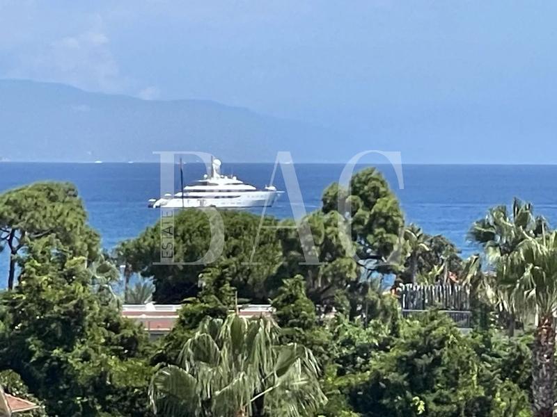 Villa - 320 m² - 8 pièces