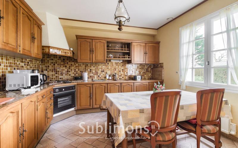 Maison - 145 m² - 9 pièces