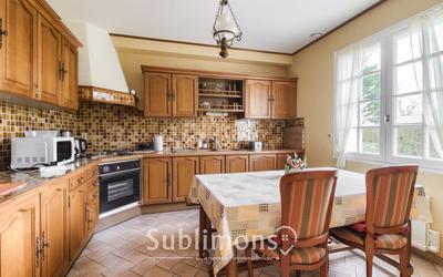 Maison - 145 m² - 9 pièces