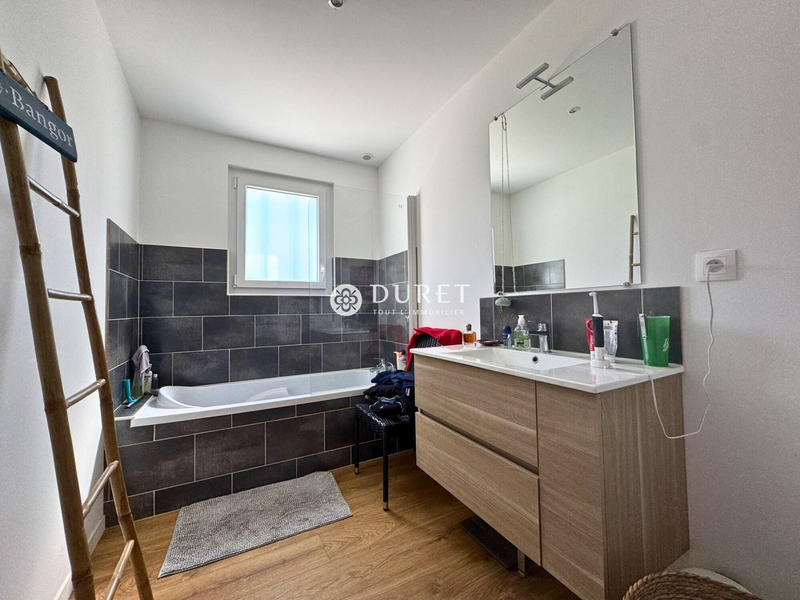 Maison - 179 m² - 5 pièces