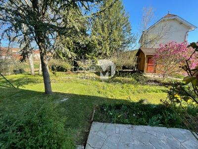 Maison - 183 m² - 8 pièces